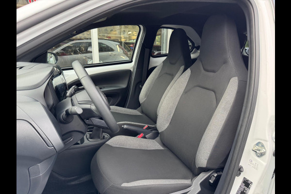 Toyota Aygo X 1.0 VVT-i MT First Plus | Lichtmetalen velgen, Climate control, Stoelverwarming, Keyless, Apple CarPlay/Android auto