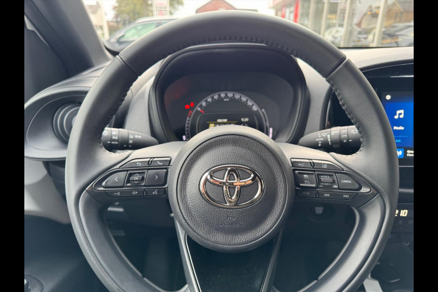 Toyota Aygo X 1.0 VVT-i MT First Plus | Lichtmetalen velgen, Climate control, Stoelverwarming, Keyless, Apple CarPlay/Android auto