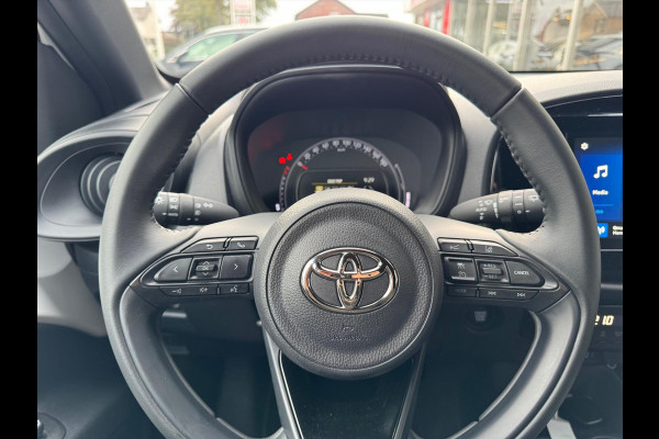 Toyota Aygo X 1.0 VVT-i MT First Plus | Lichtmetalen velgen, Climate control, Stoelverwarming, Keyless, Apple CarPlay/Android auto