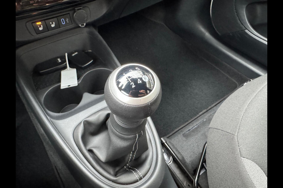 Toyota Aygo X 1.0 VVT-i MT First Plus | Lichtmetalen velgen, Climate control, Stoelverwarming, Keyless, Apple CarPlay/Android auto