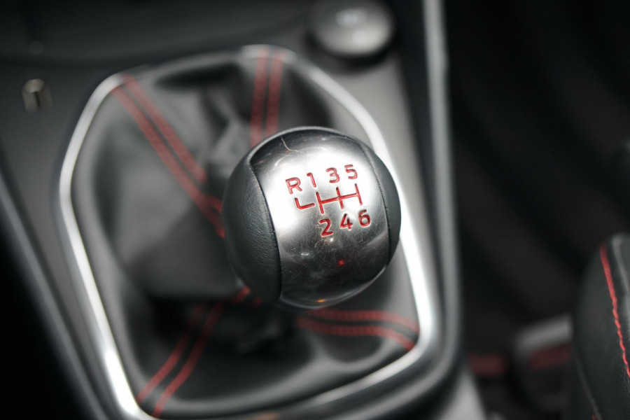 Ford Fiesta 1.5 Ecoboost ST-X PERFORMANCE + SCHAALSTOELEN / CAMERA / B&O