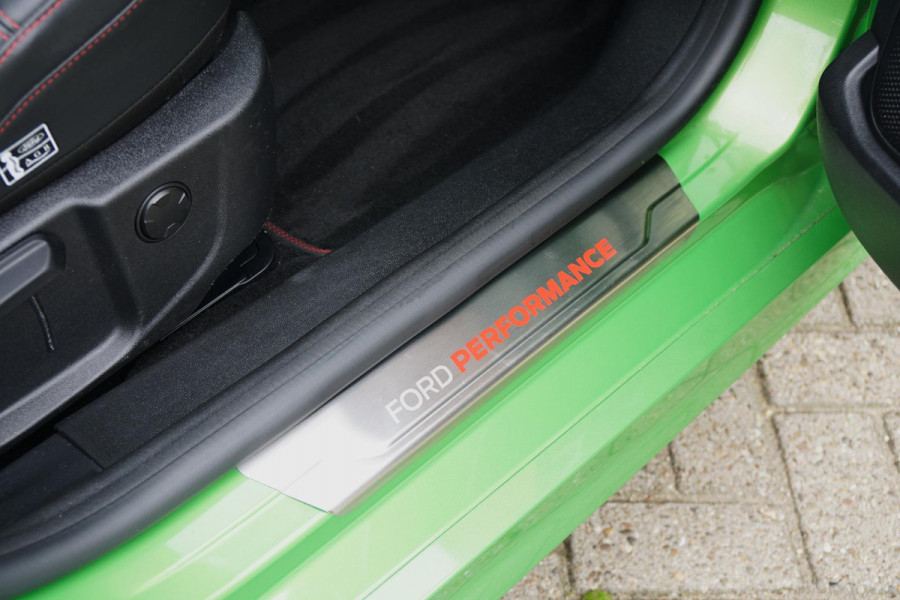 Ford Fiesta 1.5 Ecoboost ST-X PERFORMANCE + SCHAALSTOELEN / CAMERA / B&O