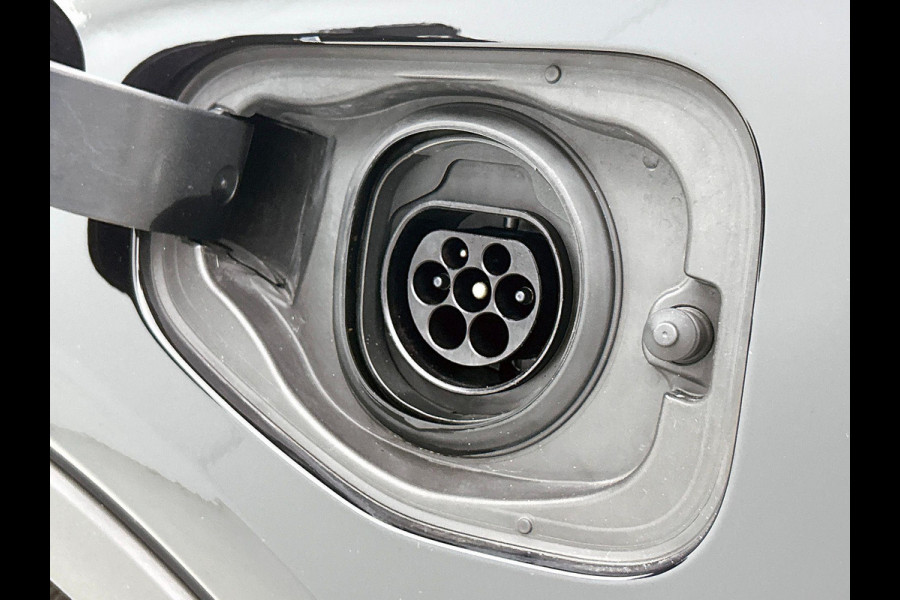 Volvo XC40 1.5 T4 Recharge R-Design Expression Auto. Navigatie Apple Carplay/ Android Auto Camera Parkeersensoren achter Adaptive Cruise Control Full Led Virtual Cockpit Climate Control Lichtmetalen velgen