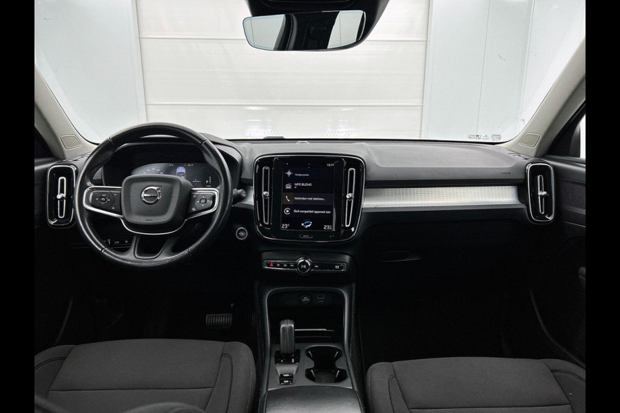 Volvo XC40 1.5 T4 Recharge R-Design Expression Auto. Navigatie Apple Carplay/ Android Auto Camera Parkeersensoren achter Adaptive Cruise Control Full Led Virtual Cockpit Climate Control Lichtmetalen velgen