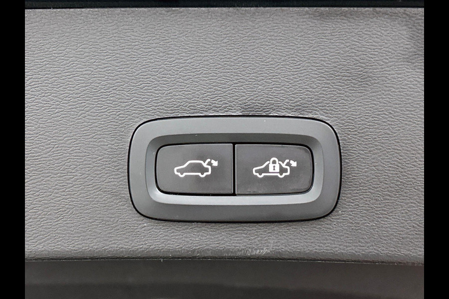 Volvo XC40 1.5 T4 Recharge R-Design Expression Auto. Navigatie Apple Carplay/ Android Auto Camera Parkeersensoren achter Adaptive Cruise Control Full Led Virtual Cockpit Climate Control Lichtmetalen velgen