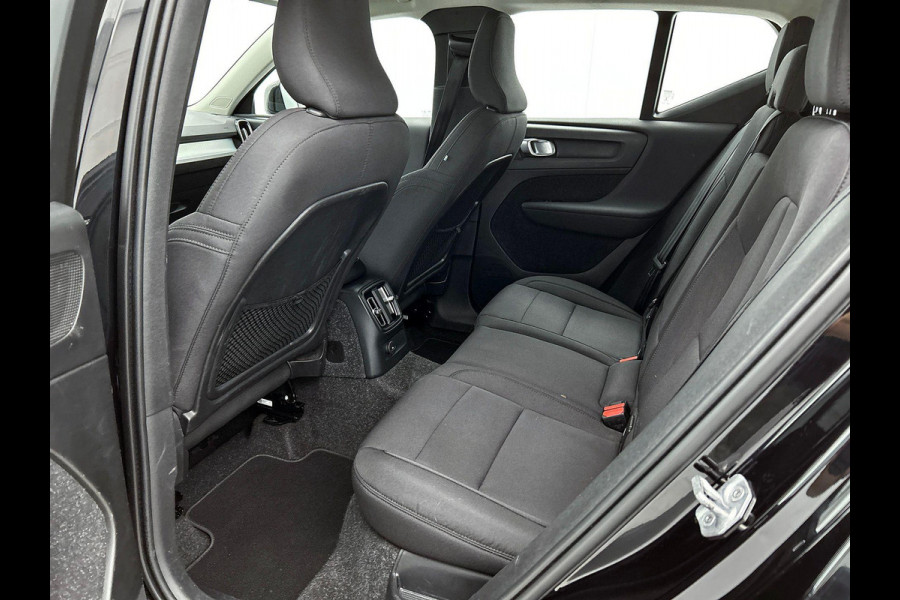 Volvo XC40 1.5 T4 Recharge R-Design Expression Auto. Navigatie Apple Carplay/ Android Auto Camera Parkeersensoren achter Adaptive Cruise Control Full Led Virtual Cockpit Climate Control Lichtmetalen velgen