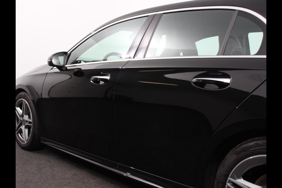 Mercedes-Benz A-Klasse 200 Automaat AMG Line | Navigatie | Climate control | Camera | Parkeer sensoren | Half Lederen Bekleding | Led  | Cruise Control adaptive | LM Velgen | Dab | Led