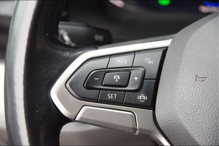 Volkswagen Transporter 2.0 TDI L2 BULLI, 150PK AUT. GLASSLOOK, LED, TREKHAAK, VIRTUAL, ADAPT. CRUISE, NAVI, AIRCO, PARKEERSENSOREN, CARPLAY, NL AUTO, N