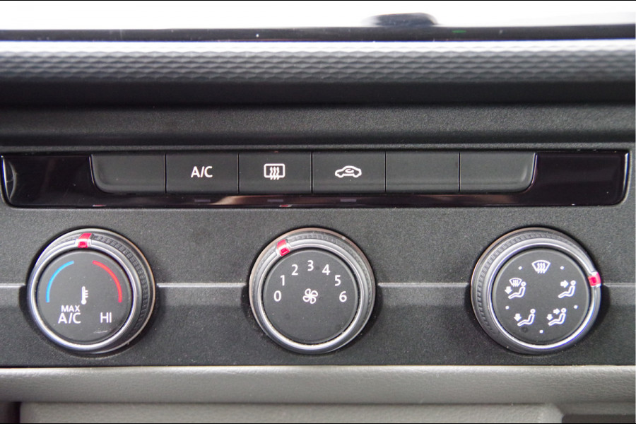 Volkswagen Transporter 2.0 TDI L2 BULLI, 150PK AUT. GLASSLOOK, LED, TREKHAAK, VIRTUAL, ADAPT. CRUISE, NAVI, AIRCO, PARKEERSENSOREN, CARPLAY, NL AUTO, N