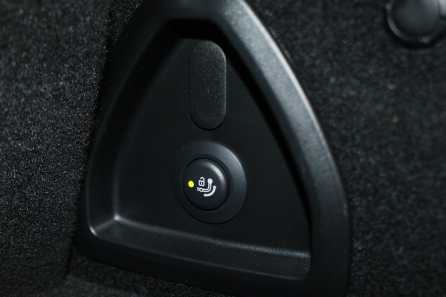BMW 3-serie 320e Business Edition Plus M Sport Laser LED, Leer, Schuif-/kanteldak, Apple Carplay, Trekhaak elektr., 19" BMW 3-serie 320e Business Edition Plus M Sport Laser LED, Leer, Schuif-/kanteldak, Apple Carplay, Trekhaak elektr., 19"