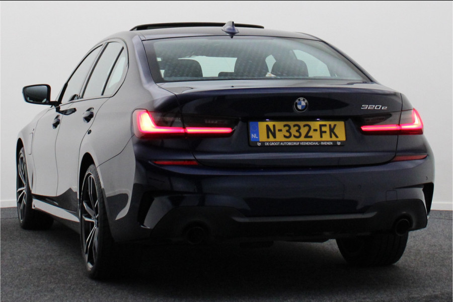 BMW 3-serie 320e Business Edition Plus M Sport Laser LED, Leer, Schuif-/kanteldak, Apple Carplay, Trekhaak elektr., 19" BMW 3-serie 320e Business Edition Plus M Sport Laser LED, Leer, Schuif-/kanteldak, Apple Carplay, Trekhaak elektr., 19"