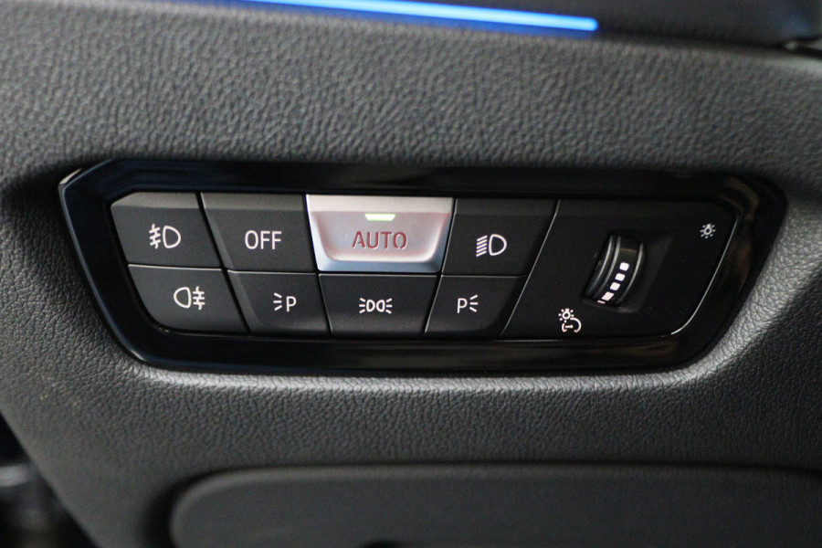BMW 3-serie 320e Business Edition Plus M Sport Laser LED, Leer, Schuif-/kanteldak, Apple Carplay, Trekhaak elektr., 19" BMW 3-serie 320e Business Edition Plus M Sport Laser LED, Leer, Schuif-/kanteldak, Apple Carplay, Trekhaak elektr., 19"