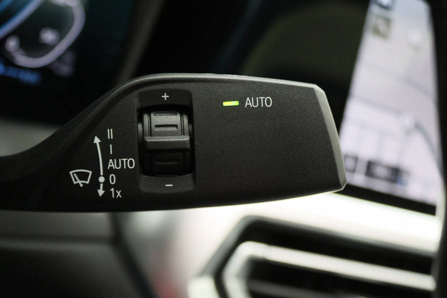 BMW 3-serie 320e Business Edition Plus M Sport Laser LED, Leer, Schuif-/kanteldak, Apple Carplay, Trekhaak elektr., 19" BMW 3-serie 320e Business Edition Plus M Sport Laser LED, Leer, Schuif-/kanteldak, Apple Carplay, Trekhaak elektr., 19"
