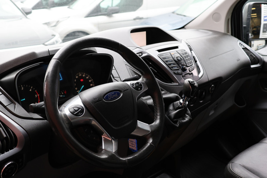 Ford Transit Custom 290 2.0 TDCI Sport | Camera | Navigatie | 3-Zitter | Trekhaak | PDC V+A | Lederen bekleding | MF Stuur | Nieuwe APK