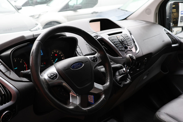 Ford Transit Custom 290 2.0 TDCI Sport | Camera | Navigatie | 3-Zitter | Trekhaak | PDC V+A | Lederen bekleding | MF Stuur | Nieuwe APK