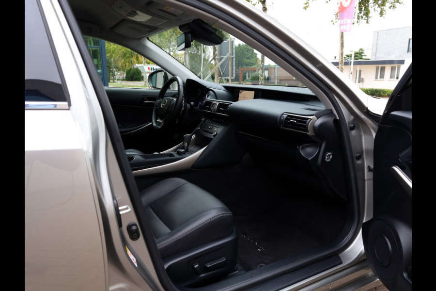 Lexus IS 300h Hybrid Business Line | Safety Pack | Leder | Stoelverwarmin Lexus IS 300h Hybrid Business Line | Safety Pack | Leder | Stoelverwarmin