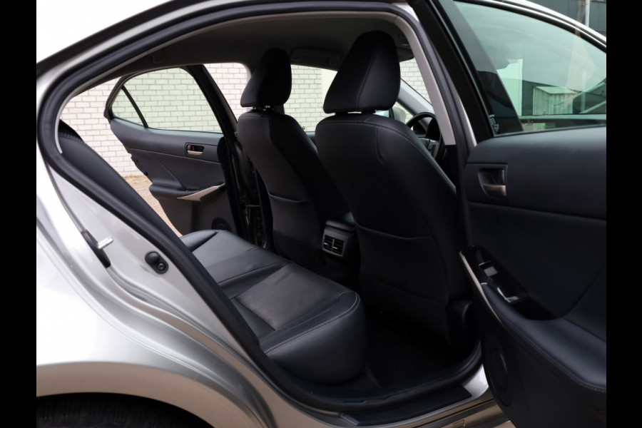 Lexus IS 300h Hybrid Business Line | Safety Pack | Leder | Stoelverwarmin Lexus IS 300h Hybrid Business Line | Safety Pack | Leder | Stoelverwarmin