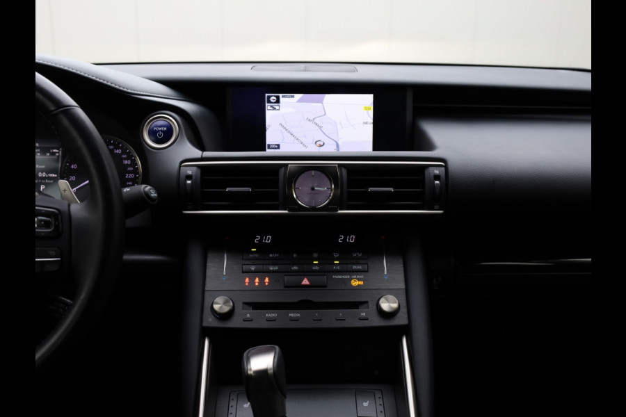 Lexus IS 300h Hybrid Business Line | Safety Pack | Leder | Stoelverwarmin Lexus IS 300h Hybrid Business Line | Safety Pack | Leder | Stoelverwarmin