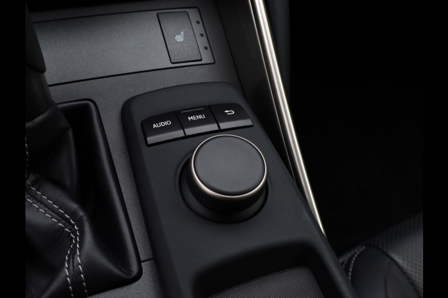 Lexus IS 300h Hybrid Business Line | Safety Pack | Leder | Stoelverwarmin Lexus IS 300h Hybrid Business Line | Safety Pack | Leder | Stoelverwarmin