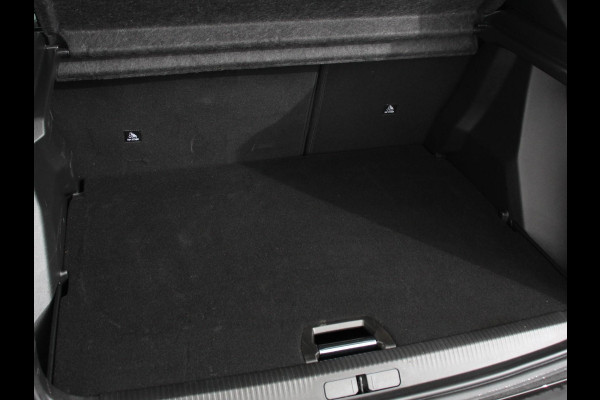 Peugeot 2008 1.2 PureTech 130pk Automaat Allure | Navigatie | Climate Control | Camera 360 | Dab | Led | Lichtmetalen Velgen | Parkeer sensoren | Cruise Control Adaptive | Stoelverwarming