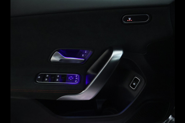 Mercedes-Benz A-Klasse 250 e Star Edition AMG Line AMG Line | Sfeerverlichting  |Achteruitrijcamera |  Smartphone-integratie | Inclusief 24 maanden MB Certified garantie voor Europa.