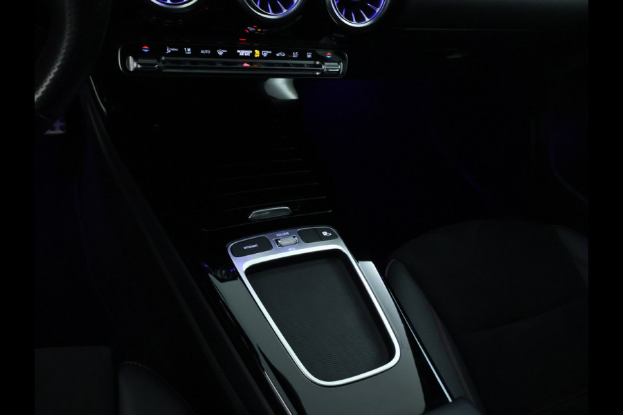 Mercedes-Benz A-Klasse 250 e Star Edition AMG Line AMG Line | Sfeerverlichting  |Achteruitrijcamera |  Smartphone-integratie | Inclusief 24 maanden MB Certified garantie voor Europa.