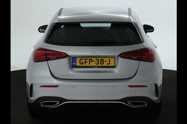 Mercedes-Benz A-Klasse 250 e Star Edition AMG Line AMG Line | Sfeerverlichting  |Achteruitrijcamera |  Smartphone-integratie | Inclusief 24 maanden MB Certified garantie voor Europa.