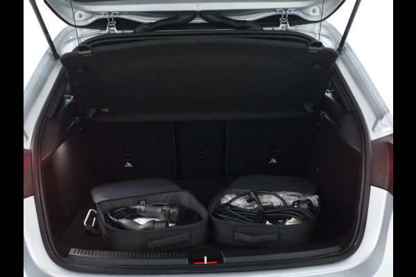 Mercedes-Benz A-Klasse 250 e Star Edition AMG Line AMG Line | Sfeerverlichting  |Achteruitrijcamera |  Smartphone-integratie | Inclusief 24 maanden MB Certified garantie voor Europa.