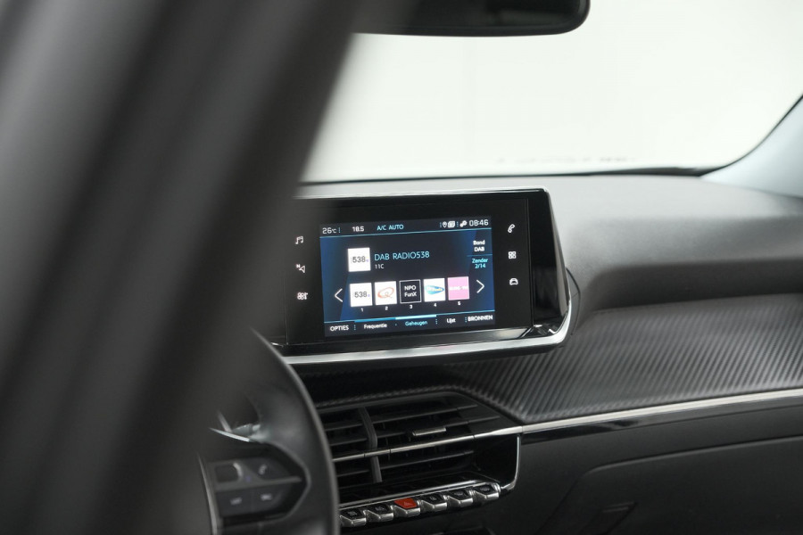 Peugeot 2008 PureTech 130 EAT8 Allure | Parkeersensoren | Navigatie | Apple Carplay | Climate Control
