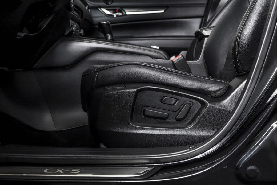 Mazda CX-5 2.0 SkyActiv-G 165 Luxury | Black Edition | Bose Audio | Adapt.Cruise | Stuur+Stoelverw+Vent | 360 Camera | HUD | NAV+App.Connect | ECC | LM 19"| Afn. Trekhaak |