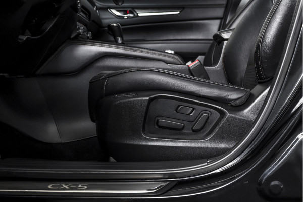 Mazda CX-5 2.0 SkyActiv-G 165 Luxury | Black Edition | Bose Audio | Adapt.Cruise | Stuur+Stoelverw+Vent | 360 Camera | HUD | NAV+App.Connect | ECC | LM 19"| Afn. Trekhaak |
