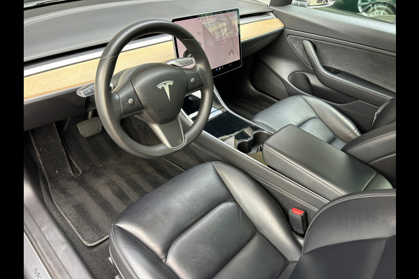 Tesla Model 3 Long Range AWD 75 kWh 88% SOH Trekhaak (fiets) Rijklaarprijs! Tesla Model 3 Long Range AWD 75 kWh 88% SOH Trekhaak (fiets) Rijklaarprijs!