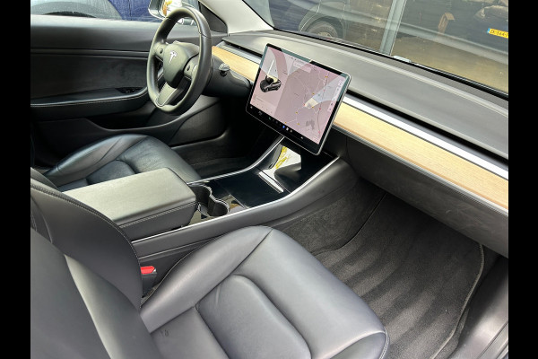 Tesla Model 3 Long Range AWD 75 kWh 88% SOH Trekhaak (fiets) Rijklaarprijs! Tesla Model 3 Long Range AWD 75 kWh 88% SOH Trekhaak (fiets) Rijklaarprijs!
