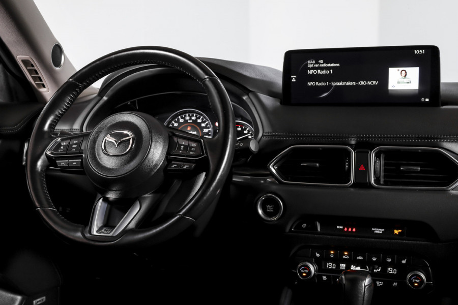 Mazda CX-5 2.0 SkyActiv-G 165 Luxury | Black Edition | Bose Audio | Adapt.Cruise | Stuur+Stoelverw+Vent | 360 Camera | HUD | NAV+App.Connect | ECC | LM 19"| Afn. Trekhaak |