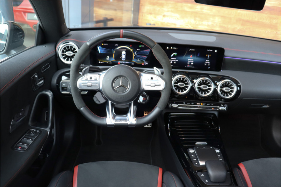 Mercedes-Benz CLA-Klasse AMG 35 4MATIC Premium Plus **Schaalstoelen/Sfeerverlichting/360/Pano**