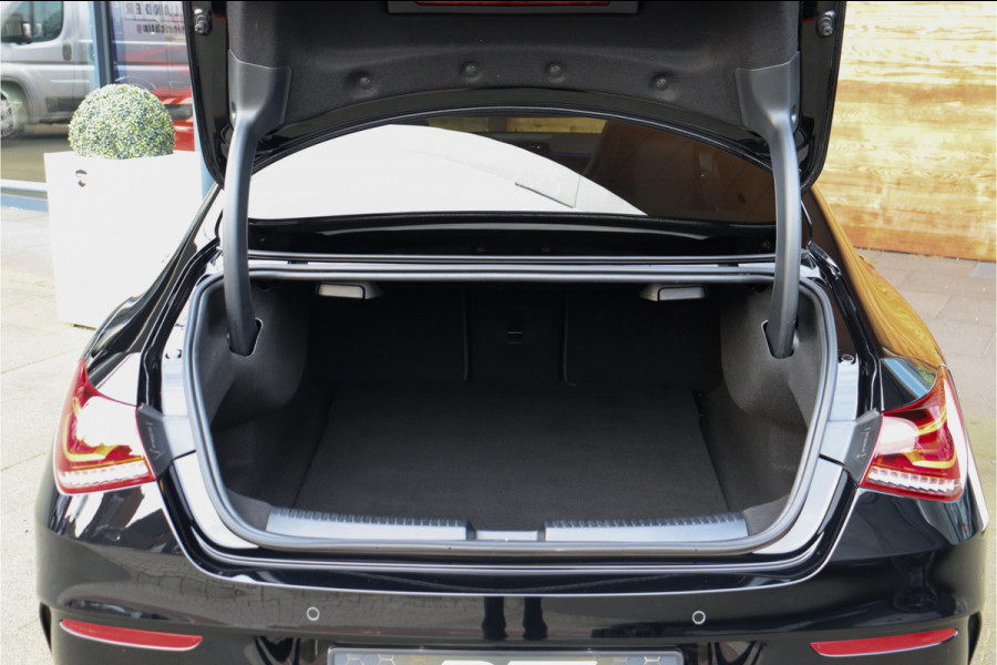 Mercedes-Benz CLA-Klasse AMG 35 4MATIC Premium Plus **Schaalstoelen/Sfeerverlichting/360/Pano**