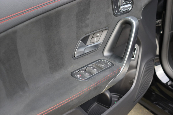 Mercedes-Benz CLA-Klasse AMG 35 4MATIC Premium Plus **Schaalstoelen/Sfeerverlichting/360/Pano**