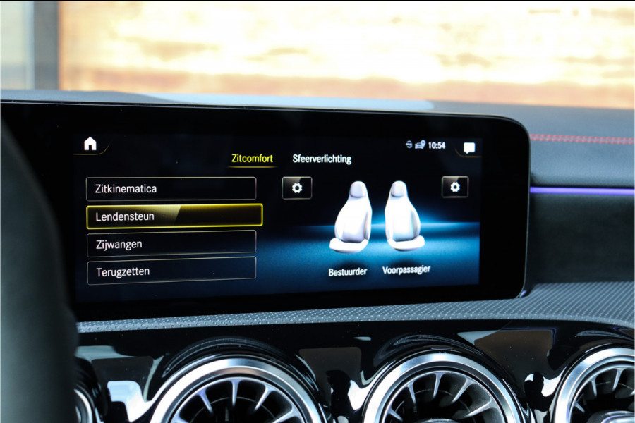 Mercedes-Benz CLA-Klasse AMG 35 4MATIC Premium Plus **Schaalstoelen/Sfeerverlichting/360/Pano**