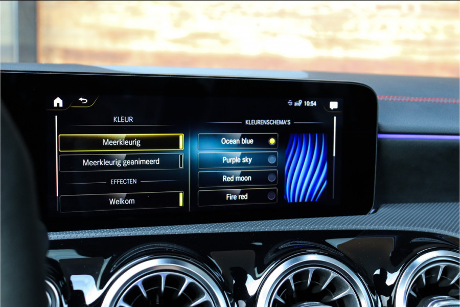 Mercedes-Benz CLA-Klasse AMG 35 4MATIC Premium Plus **Schaalstoelen/Sfeerverlichting/360/Pano**