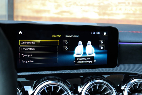 Mercedes-Benz CLA-Klasse AMG 35 4MATIC Premium Plus **Schaalstoelen/Sfeerverlichting/360/Pano**