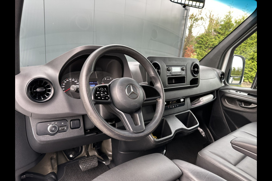 Mercedes-Benz Sprinter 311 CDI AUTOMAAT 3.5T / PICK UP / LAADVERM 1480 KG / 17.267 KM !! / 1e EIG. / AIRCO / CRUISE CONTROL