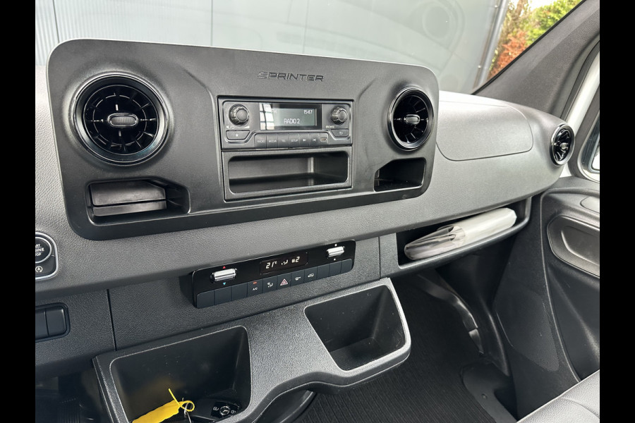 Mercedes-Benz Sprinter 311 CDI AUTOMAAT 3.5T / PICK UP / LAADVERM 1480 KG / 17.267 KM !! / 1e EIG. / AIRCO / CRUISE CONTROL