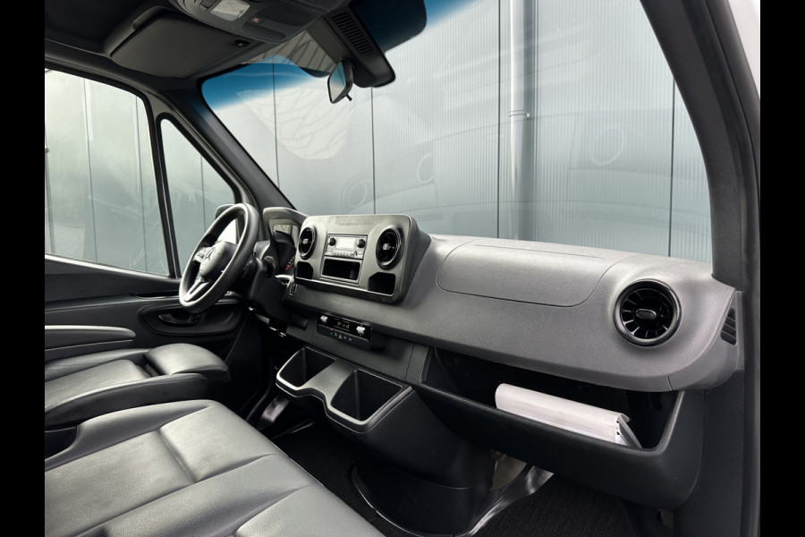 Mercedes-Benz Sprinter 311 CDI AUTOMAAT 3.5T / PICK UP / LAADVERM 1480 KG / 17.267 KM !! / 1e EIG. / AIRCO / CRUISE CONTROL