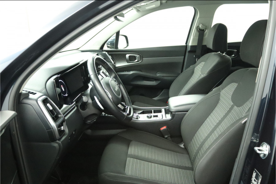 Kia Sorento 1.6 T-GDI Hybrid 2WD DynamicLine 7p. Automaat - Climate Control - LED Koplampen - Stoel/Stuurverwarming - Navigatie - Fabrieksgarantie Tot 2030