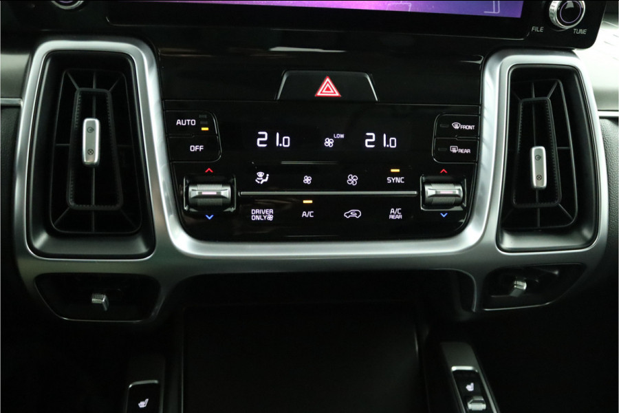 Kia Sorento 1.6 T-GDI Hybrid 2WD DynamicLine 7p. Automaat - Climate Control - LED Koplampen - Stoel/Stuurverwarming - Navigatie - Fabrieksgarantie Tot 2030