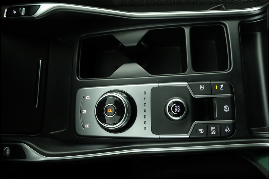 Kia Sorento 1.6 T-GDI Hybrid 2WD DynamicLine 7p. Automaat - Climate Control - LED Koplampen - Stoel/Stuurverwarming - Navigatie - Fabrieksgarantie Tot 2030