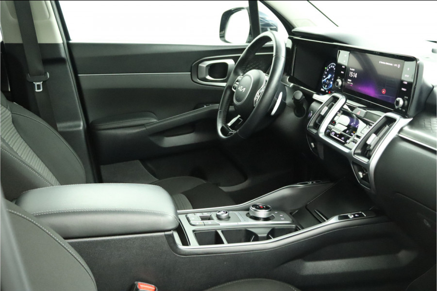 Kia Sorento 1.6 T-GDI Hybrid 2WD DynamicLine 7p. Automaat - Climate Control - LED Koplampen - Stoel/Stuurverwarming - Navigatie - Fabrieksgarantie Tot 2030