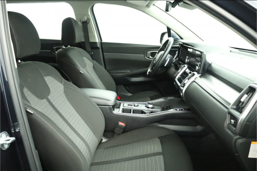 Kia Sorento 1.6 T-GDI Hybrid 2WD DynamicLine 7p. Automaat - Climate Control - LED Koplampen - Stoel/Stuurverwarming - Navigatie - Fabrieksgarantie Tot 2030