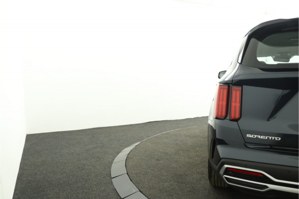 Kia Sorento 1.6 T-GDI Hybrid 2WD DynamicLine 7p. Automaat - Climate Control - LED Koplampen - Stoel/Stuurverwarming - Navigatie - Fabrieksgarantie Tot 2030