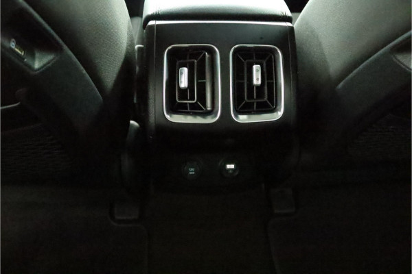 Kia Sorento 1.6 T-GDI Hybrid 2WD DynamicLine 7p. Automaat - Climate Control - LED Koplampen - Stoel/Stuurverwarming - Navigatie - Fabrieksgarantie Tot 2030